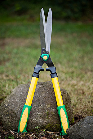 24.5 INCH STRAIGHT BLADE HEDGE SHEARS #HS715